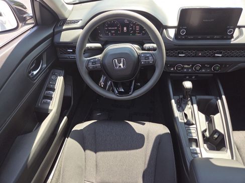 Certified 2025 Honda Accord SE image 27