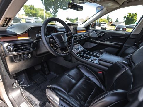 Used 2020 Lincoln Aviator Reserve w/ Equipment Group 202A AWD/4WD image 18