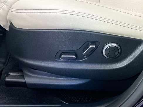 Used 2025 Genesis GV70 2.5T w/ Select Package image 12