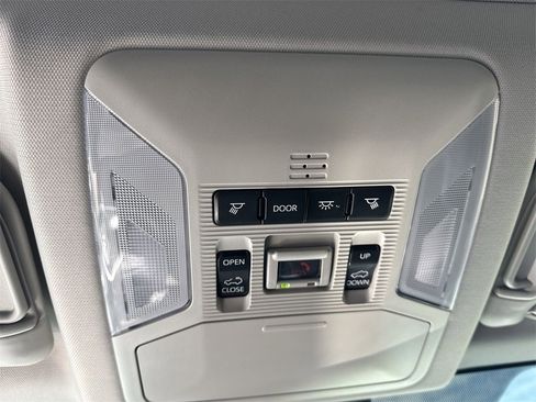 Used 2020 Toyota RAV4 Limited image 35