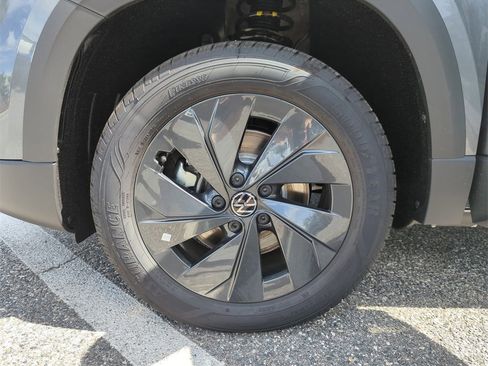 New 2025 Volkswagen Taos S image 15