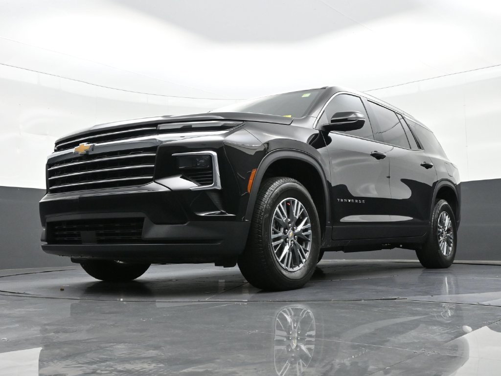 Used 2025 Chevrolet Traverse LT FWD image 25