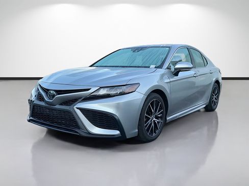 Used 2023 Toyota Camry SE FWD image 7