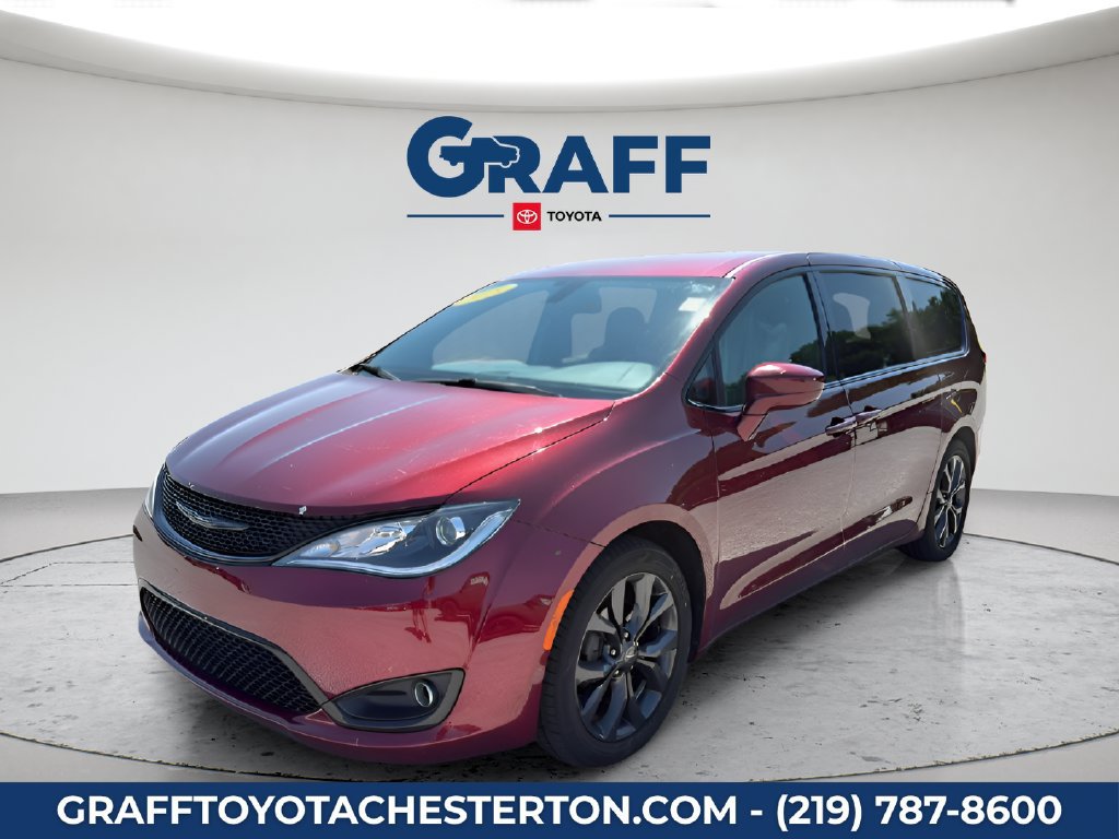 Used 2019 Chrysler Pacifica Touring Plus w/ S Appearance Package FWD image 1
