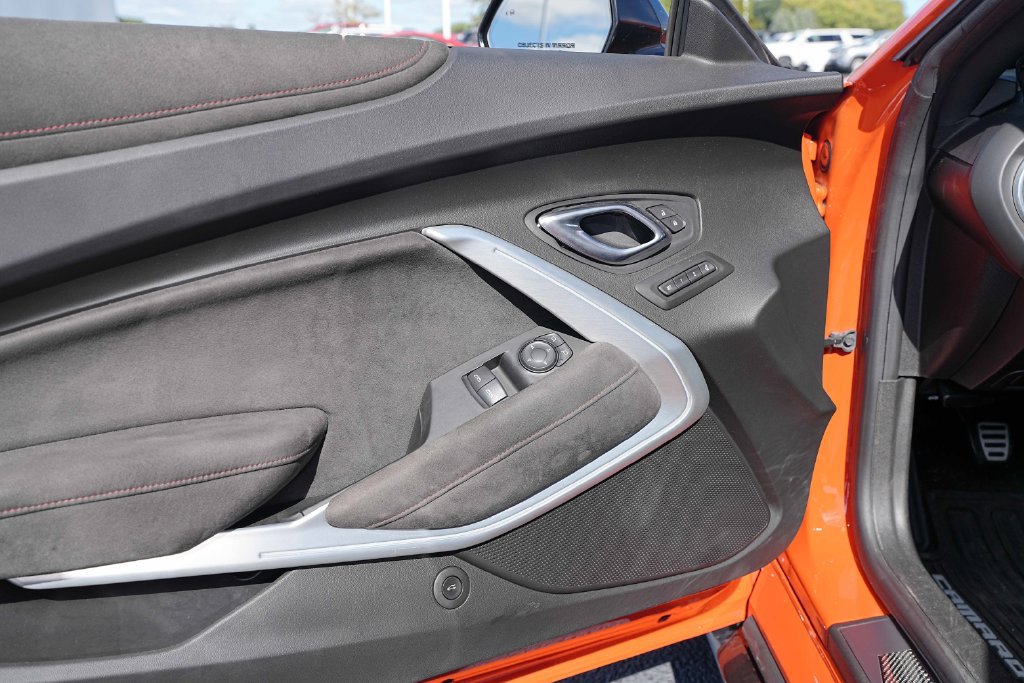 Used 2019 Chevrolet Camaro ZL1 RWD image 26