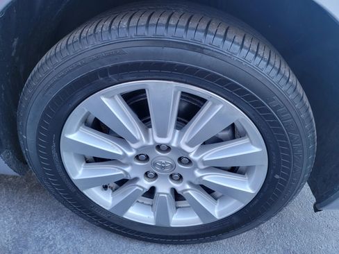 Used 2017 Toyota Sienna XLE w/ XLE Navigation Package image 31