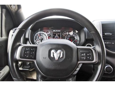 Used 2022 RAM 2500 Tradesman w/ Chrome Appearance Group AWD/4WD image 9
