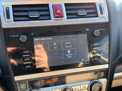 Used 2016 Subaru Outback 2.5i Limited image 17