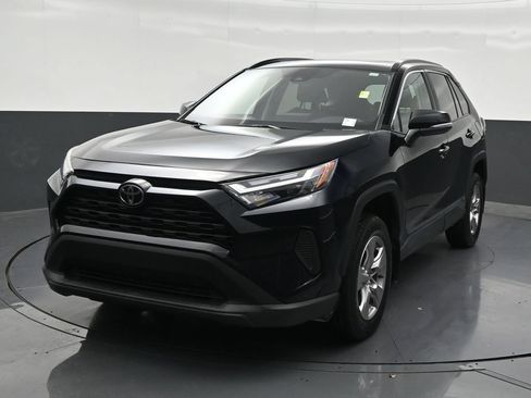 Used 2025 Toyota RAV4 XLE w/ Convenience Package FWD image 9
