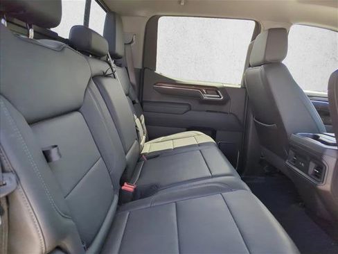 Used 2024 Chevrolet Silverado 1500 LT Trail Boss w/ Convenience Package II image 16