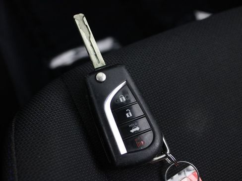 Used 2021 Toyota Corolla SE FWD image 24