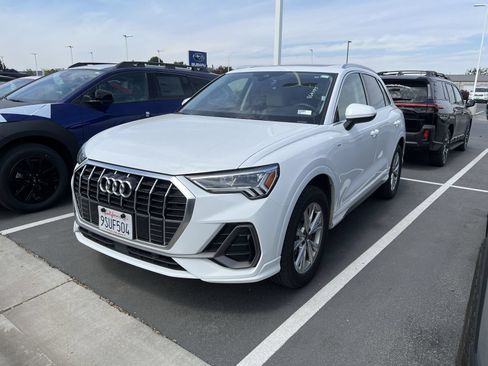 Used 2025 Audi Q3 2.0T Premium AWD/4WD image 2