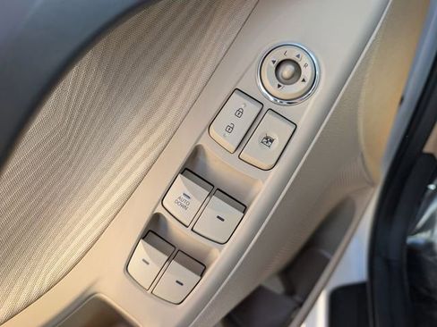 Used 2013 Hyundai Elantra GLS w/ Preferred Pkg image 30