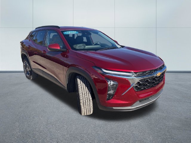 Used 2025 Chevrolet Trax LT FWD image 6