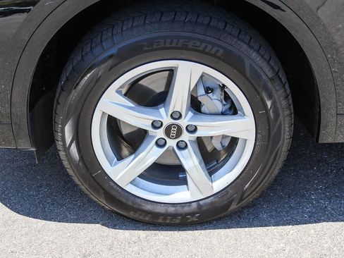 Used 2023 Audi Q5 2.0T Premium w/ Convenience Package AWD/4WD image 9