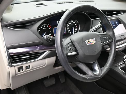 Used 2023 Cadillac XT4 Luxury FWD image 15