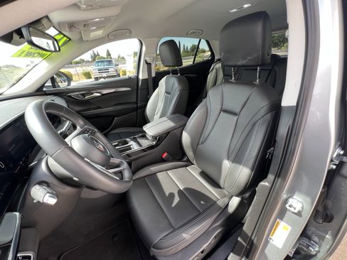 Used 2025 Buick Envision Preferred image 13