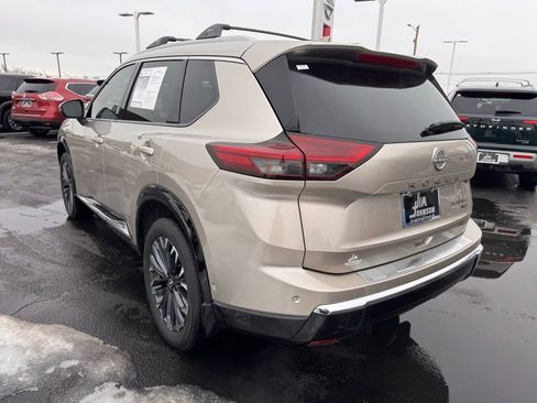 Used 2026 Nissan Rogue Platinum w/ Platinum Premium Package image 3