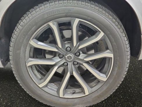 Used 2016 Volvo XC90 T6 Momentum w/ Momentum Plus Package AWD/4WD image 34