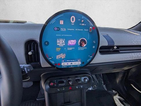 Used 2025 MINI Cooper 2-Door Hardtop FWD image 15