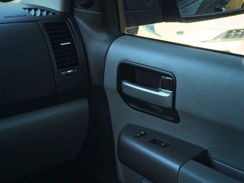 Used 2014 Toyota Sequoia Limited AWD/4WD image 28