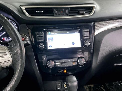 Used 2016 Nissan Rogue SL w/ SL Premium Package image 7