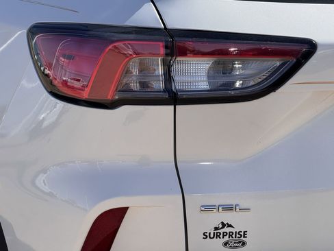 Used 2020 Ford Escape SEL image 11