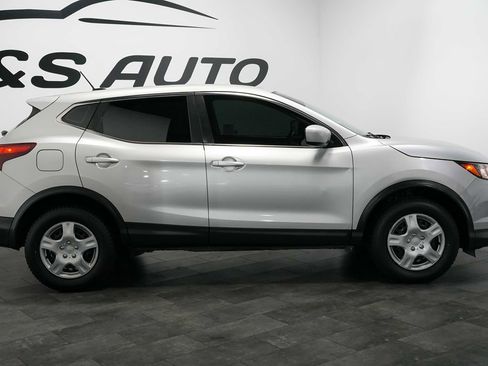 Used 2019 Nissan Rogue Sport S FWD image 8