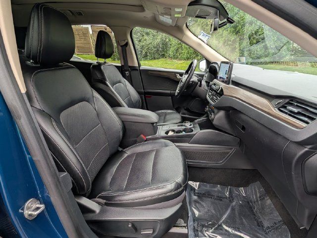 Used 2020 Ford Escape Titanium AWD/4WD image 11