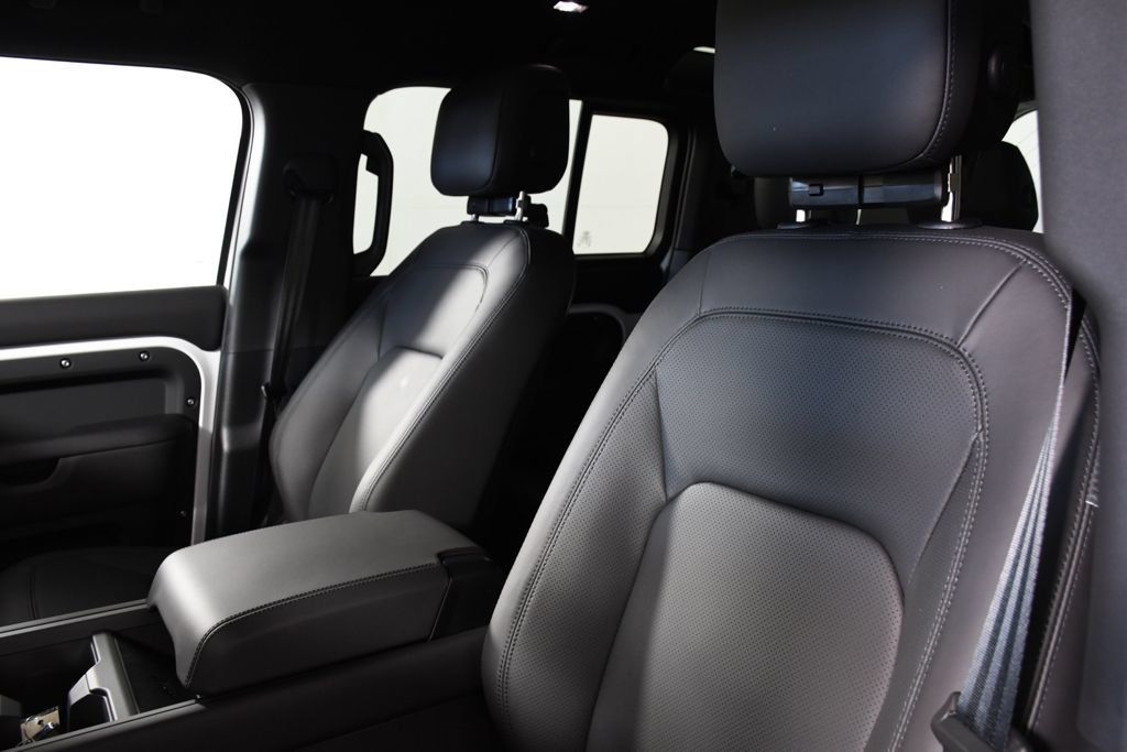 New 2026 Land Rover Defender 110 S AWD/4WD image 17
