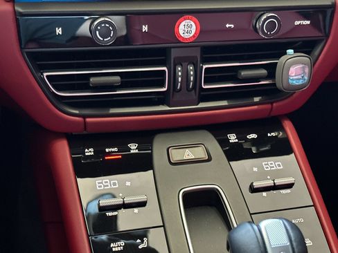 Certified 2025 Porsche Macan S AWD/4WD image 25
