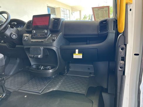 Used 2024 RAM ProMaster 3500 w/ Delivery Van Package FWD image 21