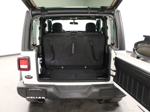 Used 2022 Jeep Wrangler Sport AWD/4WD image 13