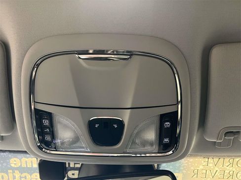 Used 2022 Jeep Cherokee Limited image 33