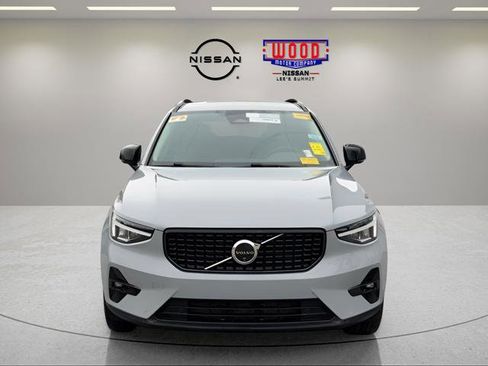 Used 2024 Volvo XC40 B5 Plus AWD/4WD image 6