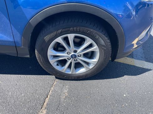 Used 2018 Ford Escape SE w/ SE Sync 3 Package FWD image 9