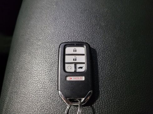Used 2022 Honda Pilot Touring image 32