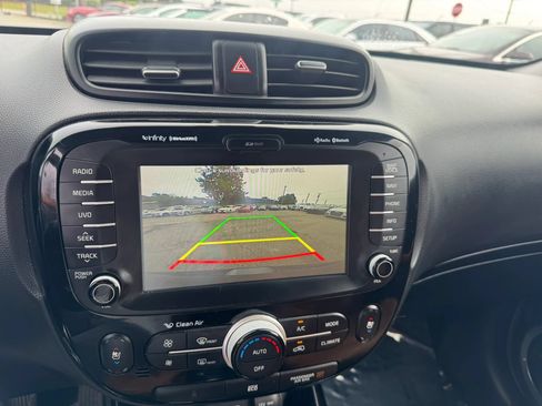 Used 2016 Kia Soul ! w/ Premium Package FWD image 22