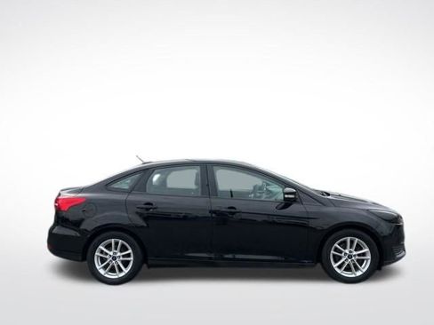 Used 2017 Ford Focus SE image 16