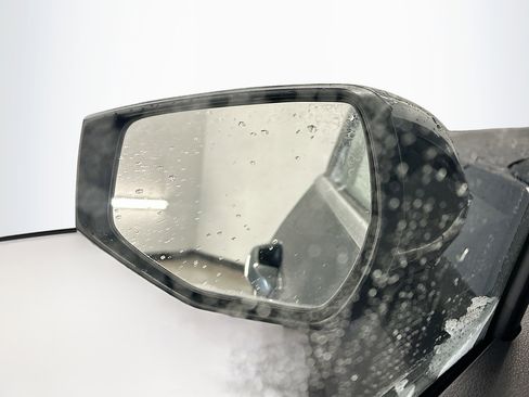 Used 2025 Kia Sportage LX image 16