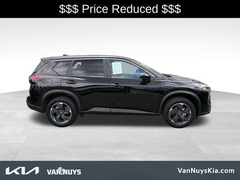 Used 2024 Nissan Rogue SV FWD image 27