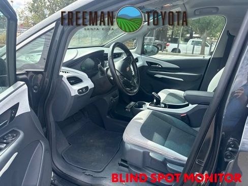 Used 2021 Chevrolet Bolt LT FWD image 7