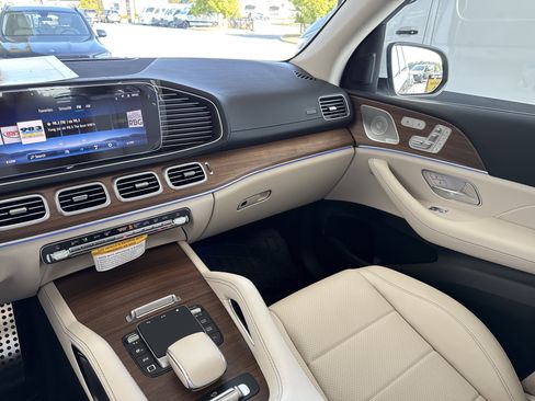 New 2026 Mercedes-Benz GLS 450 4MATIC image 46