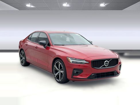 Certified 2023 Volvo S60 B5 Plus image 7