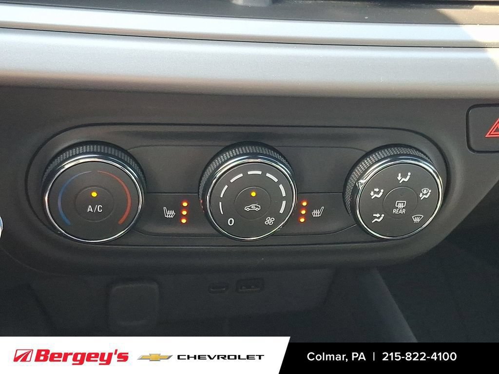 Certified 2024 Chevrolet Trax RS w/ Sunroof Package FWD image 19