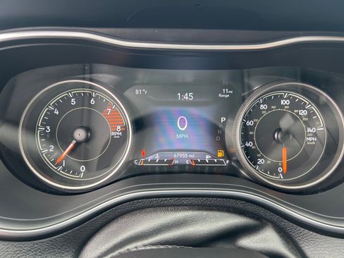 Used 2019 Jeep Cherokee Trailhawk w/ Cold Weather Group AWD/4WD image 28