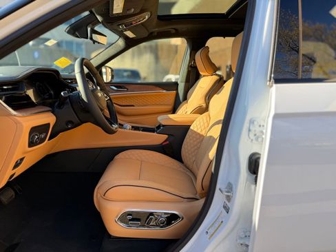 New 2026 Jeep Grand Cherokee Summit AWD/4WD image 13