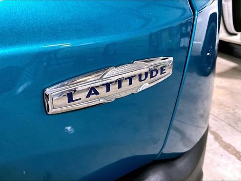 Used 2020 Jeep Renegade Latitude AWD/4WD image 27