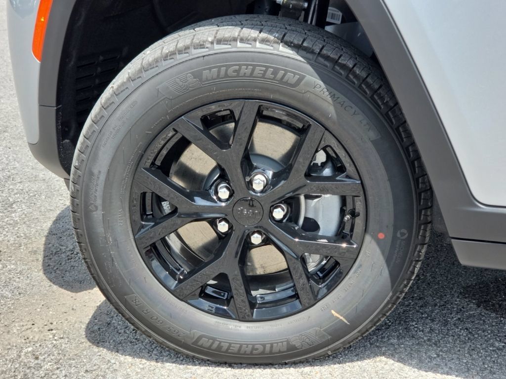 New 2026 Jeep Grand Cherokee L 4WD image 10
