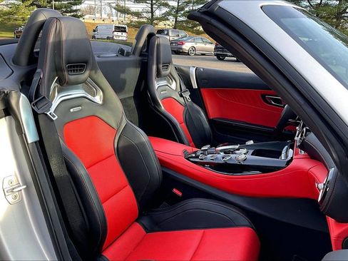 Used 2018 Mercedes-Benz AMG GT Roadster image 5
